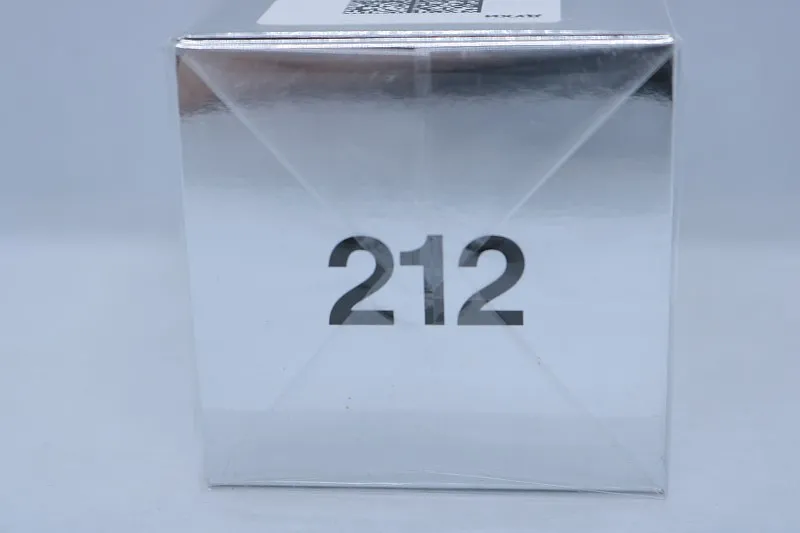 Carolina Herrera 212 VIP men туалетная вода