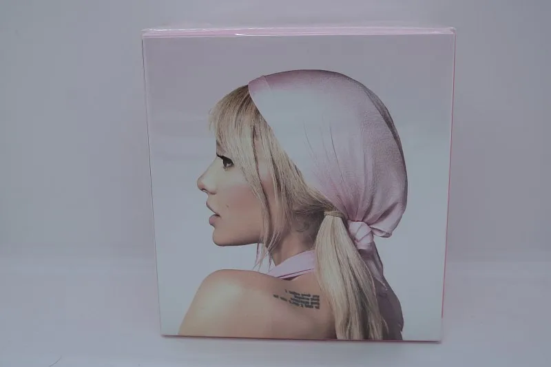 Ariana Grande Mod Blush