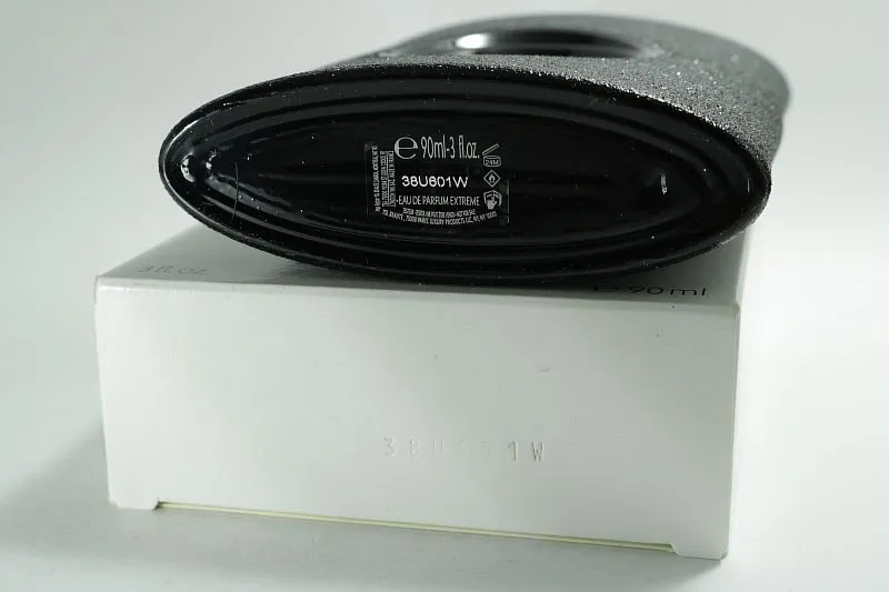 Yves Saint Laurent Black Opium Eau de Parfum Extreme парфюмерная