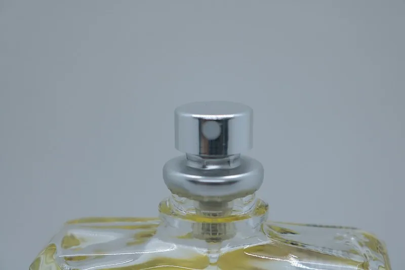 Escentric Molecules Molecule 01 + Patchouli