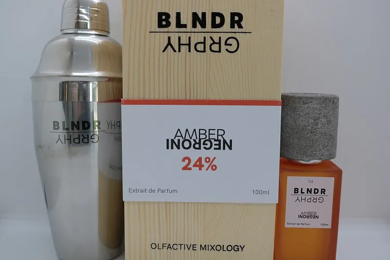 BLNDR GRPHY 04 Amber Negroni