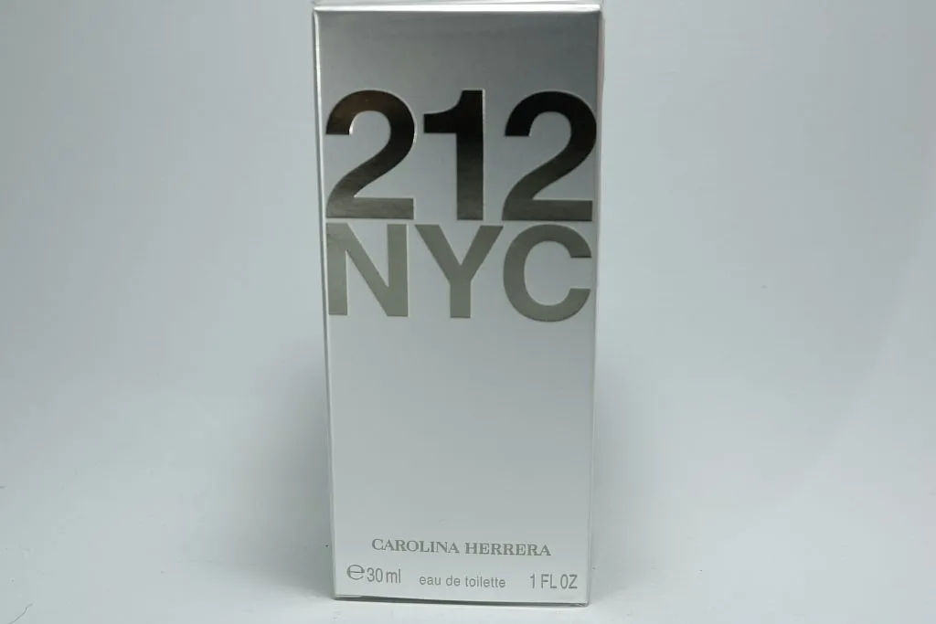 Carolina Herrera 212 туалетная вода