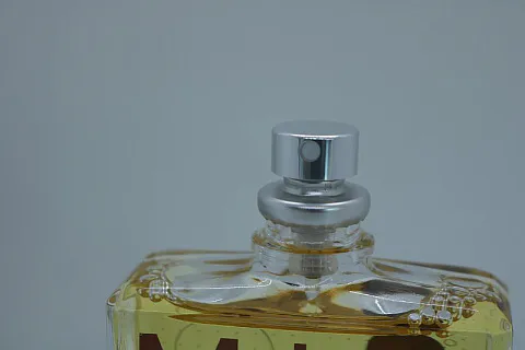 Escentric Molecules Molecule 01 + Black Tea