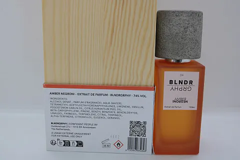 BLNDR GRPHY 04 Amber Negroni