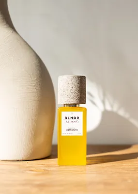 BLNDR GRPHY 05 Santal Painkiller