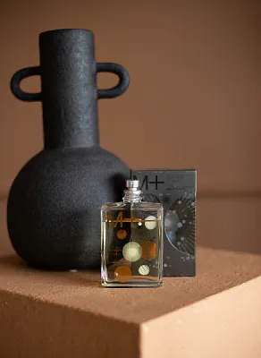 Escentric Molecules Molecule 01 + Cistus