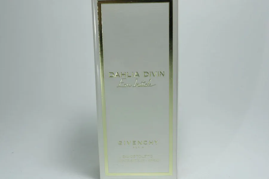 Givenchy Dahlia Divin Eau Initiale