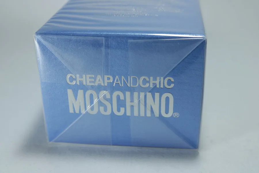 Moschino Cheap And Chic I Love Love