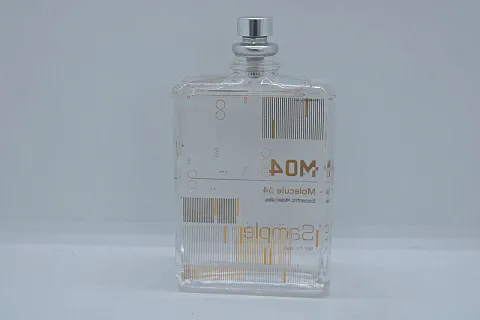 Escentric Molecules Molecule 04