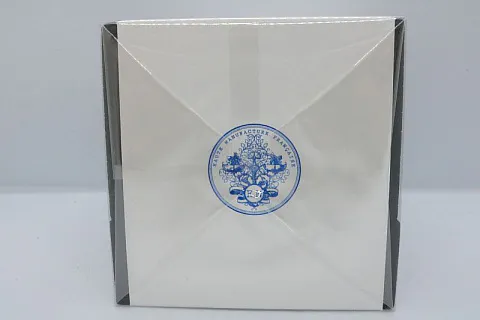 Ex Nihilo Iris Porcelana