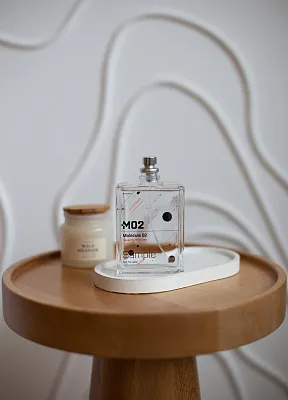 Escentric Molecules Molecule 02