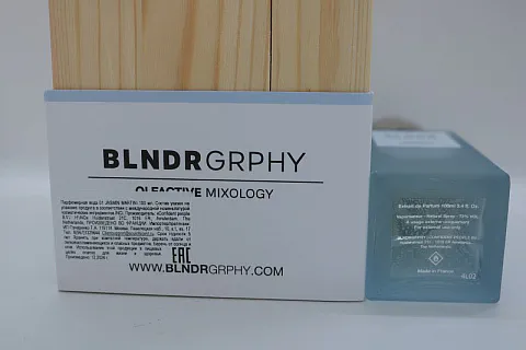 BLNDR GRPHY 01 Jasmin Martini