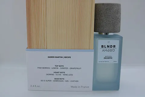 BLNDR GRPHY 01 Jasmin Martini