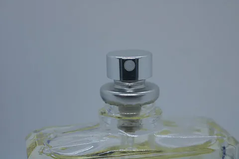 Escentric Molecules Molecule 01 + Iris
