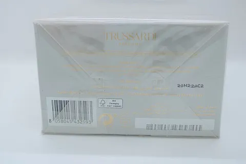 Trussardi Walking in Porta Venezia