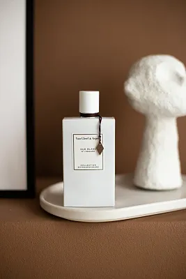 Van Cleef & Arpels Oud Blanc