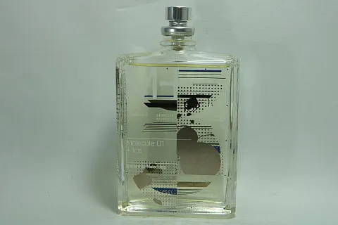 Escentric Molecules Molecule 01 + Iris