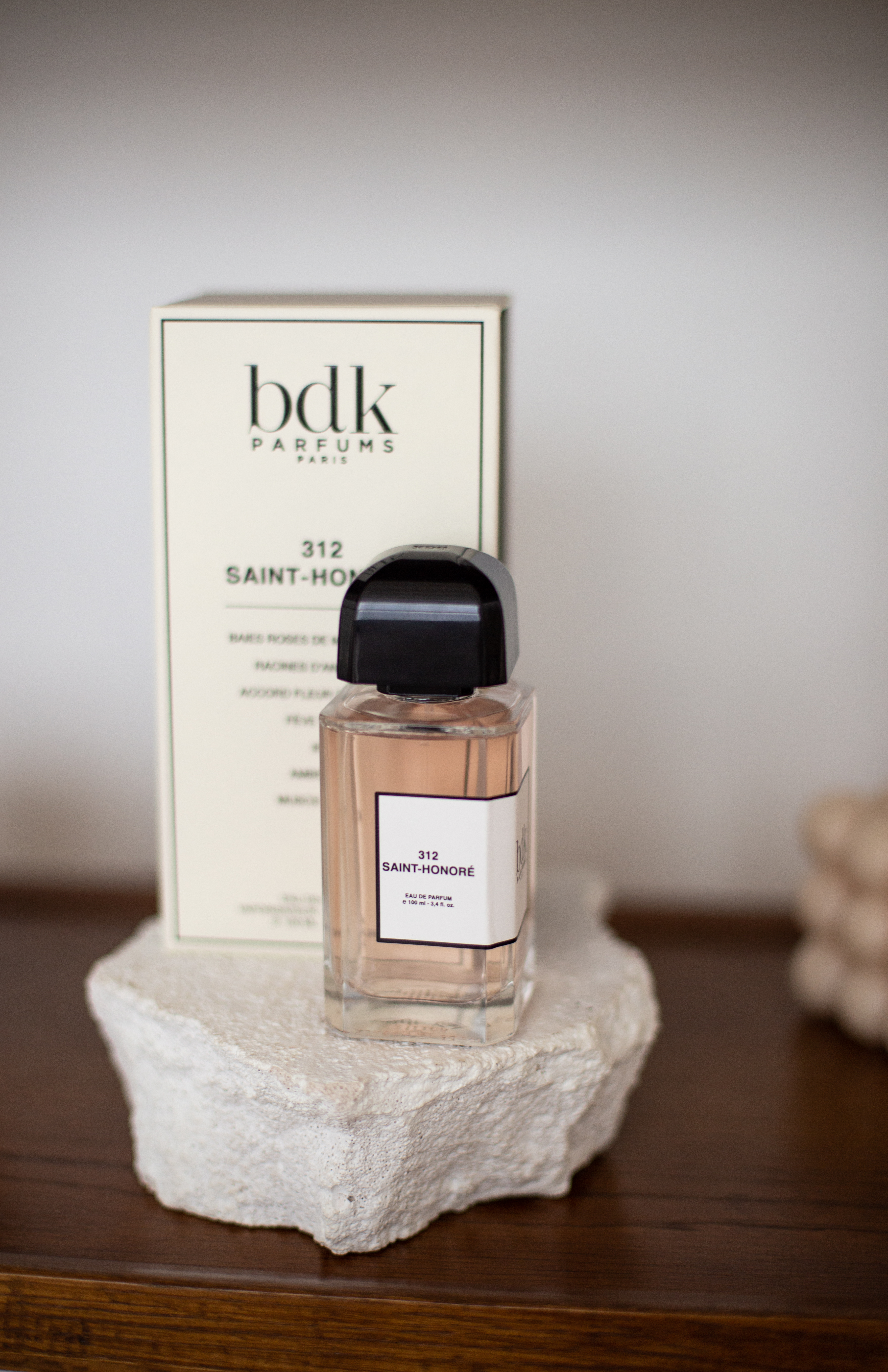 bdk parfums 312 SAINT-HONORÉ オードパルファム　香水 bdk Parfums 312 Saint-Honore - купить духи, цены от 350 р. за 2 мл