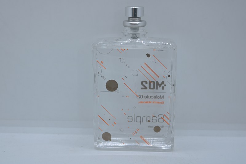 Escentric Molecules Molecule 02