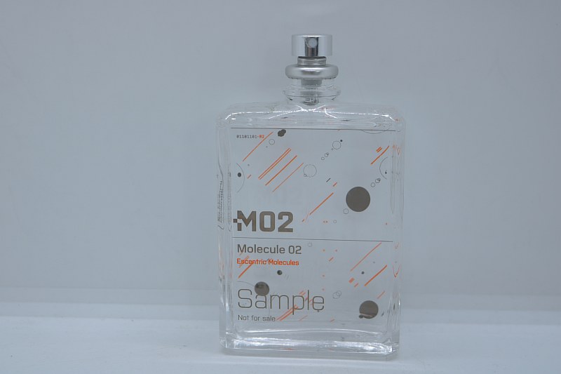 Escentric Molecules Molecule 02