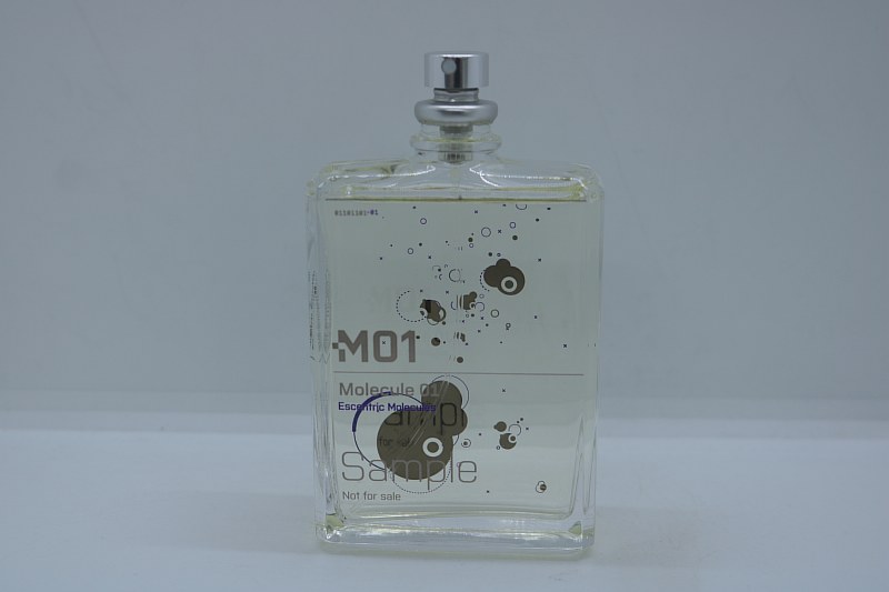 Escentric Molecules Molecule 01